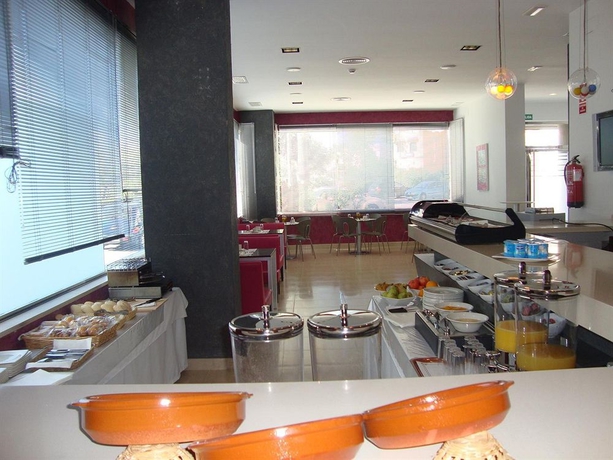 Imagen del bar/restaurante del Hotel Adiafa. Foto 4