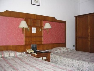 Imagen de la habitación del Hotel Adika Sari Bungalows. Foto 6