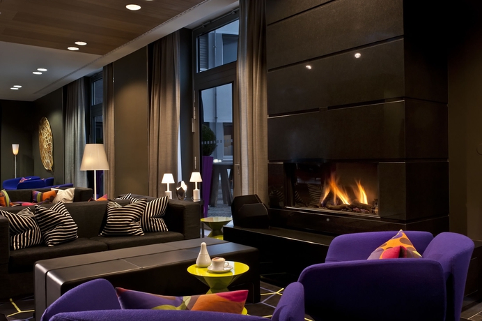 Imagen de los interiores del Hotel Adina Apartment Berlin Hackescher Markt. Foto 14