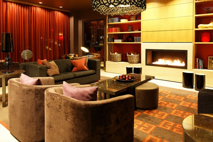 Imagen de los interiores del Hotel Adina Apartment Berlin Mitte. Foto 15