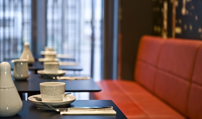 Imagen del bar/restaurante del Hotel Adina Apartment Berlin Mitte. Foto 3