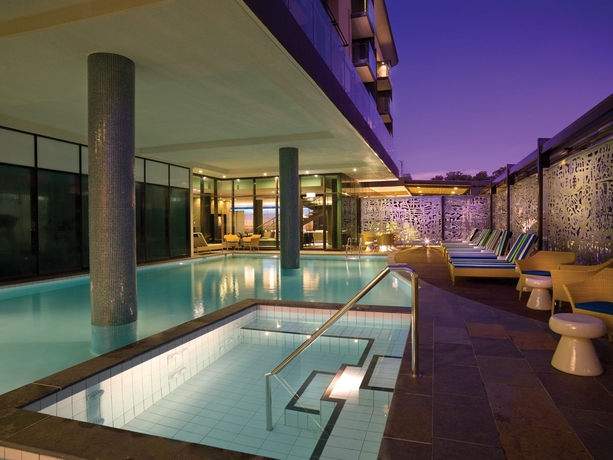 Imagen de la piscina del Hotel Adina Apartment Darwin Waterfront. Foto 13