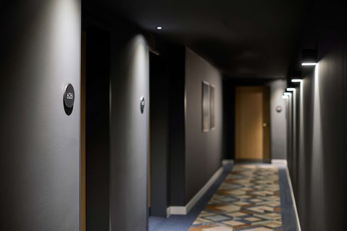 Imagen de los interiores del Hotel Adina Apartment Dusseldorf. Foto 8