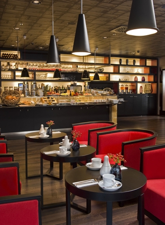 Imagen del bar/restaurante del Hotel Adina Apartment Frankfurt Neue Oper. Foto 2