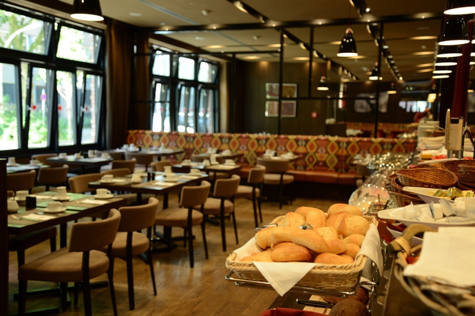 Imagen del bar/restaurante del Hotel Adina Apartment Hamburg Michel. Foto 3