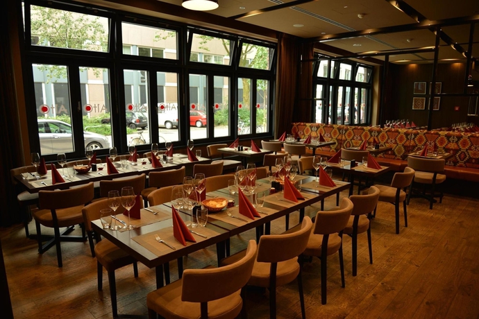 Imagen del bar/restaurante del Hotel Adina Apartment Hamburg Michel. Foto 6