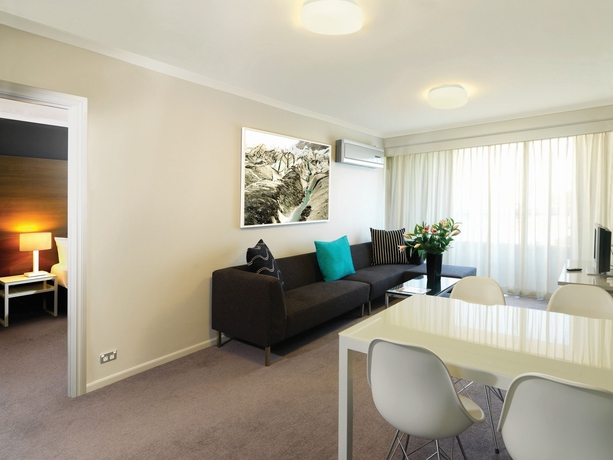 Imagen de los interiores del Hotel Adina Apartment Sydney Surry Hills. Foto 12