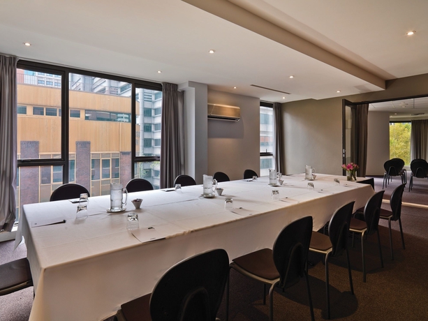 Imagen de los interiores del Hotel Adina Apartment Sydney Town Hall. Foto 6