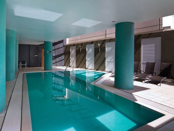 Imagen de la piscina del Hotel Adina Apartment Sydney Town Hall. Foto 11