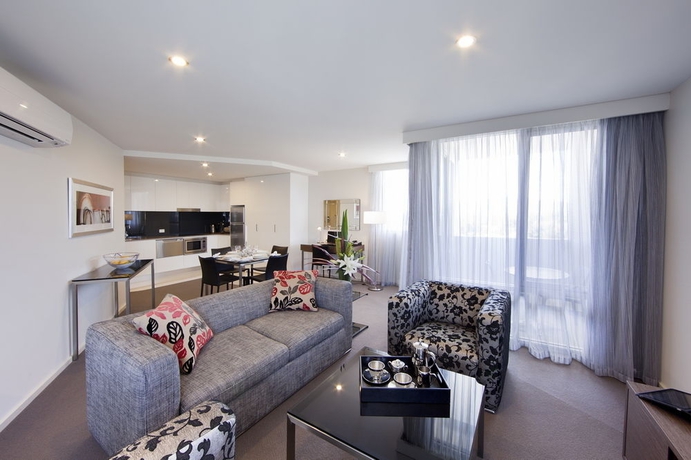 Imagen de los interiores del Hotel Adina Serviced Apartments Canberra Dickson. Foto 12