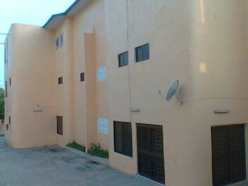 Imagen de la habitación del Hotel Adinkra Plaza. Foto 6