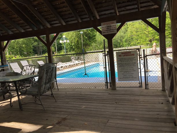 Imagen general del Hotel Adirondack Oasis Motel. Foto 1