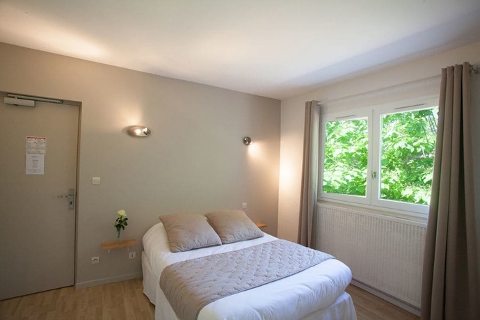 Imagen de la habitación del Hotel Adishatz. Foto 5