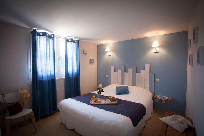 Imagen de la habitación del Hotel Adishatz. Foto 11