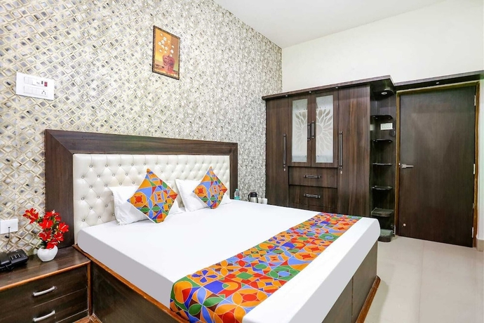 Imagen de la habitación del Hotel Aditya GH. Foto 5