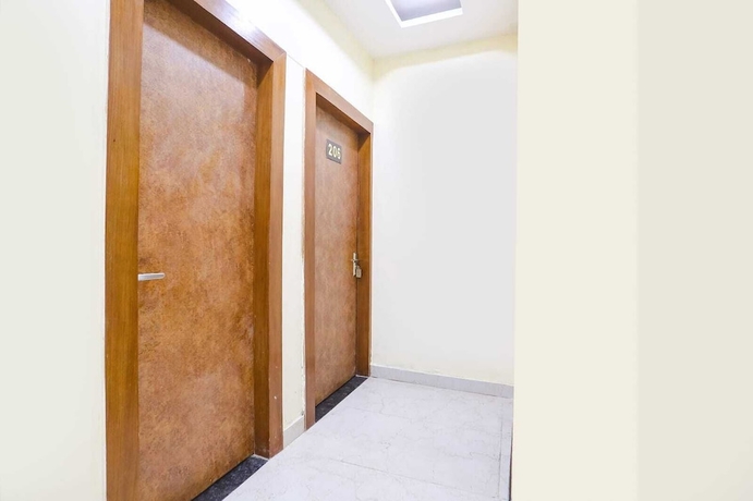 Imagen de la habitación del Hotel Aditya GH. Foto 6