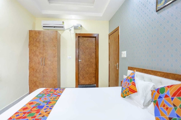 Imagen de la habitación del Hotel Aditya GH. Foto 7