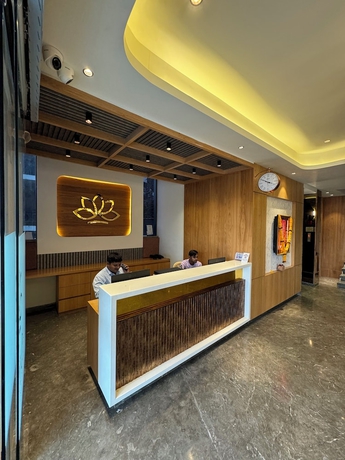 Imagen de los interiores del Hotel Aditya Grand - Bhopal. Foto 13