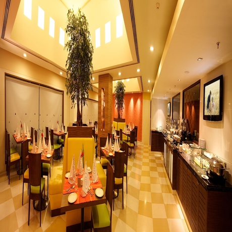 Imagen del bar/restaurante del Hotel Aditya Hometel Hyderabad. Foto 4