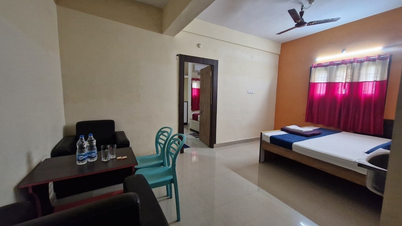Imagen de la habitación del Hotel Aditya Inn, Brahmapur. Foto 13
