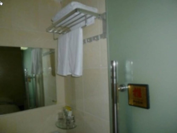 Imagen de la habitación del Hotel Aditya, Kuala Lumpur. Foto 10