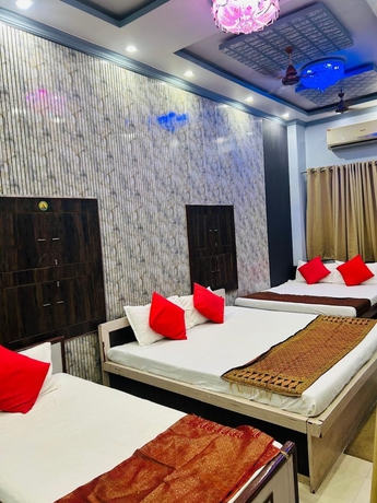 Imagen de la habitación del Hotel Aditya Varanasi. Foto 10