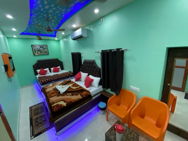 Imagen de la habitación del Hotel Aditya Varanasi. Foto 11