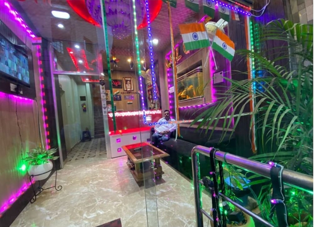 Imagen de los interiores del Hotel Aditya Varanasi. Foto 14