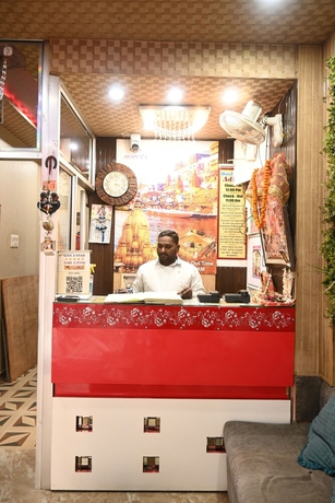 Imagen de los interiores del Hotel Aditya, Varanasi. Foto 12