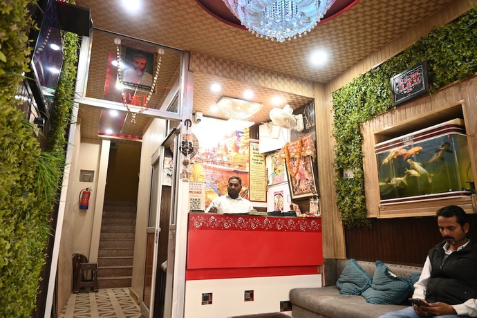 Imagen de los interiores del Hotel Aditya, Varanasi. Foto 13