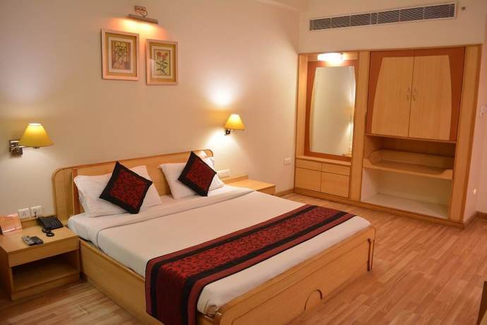 Imagen de la habitación del Hotel Adityaz. Foto 3