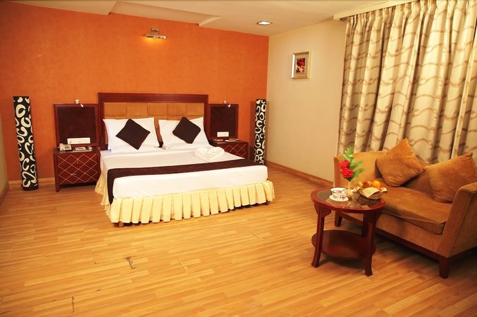Imagen de la habitación del Hotel Adityaz. Foto 4