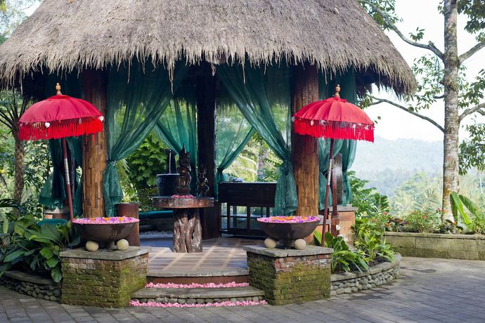 Imagen del bar/restaurante del Hotel Adiwana Dara Ayu Villas. Foto 3