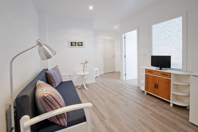 Imagen de los interiores del Hotel Adjovimar Apartamentos. Foto 14