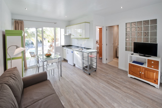 Imagen de los interiores del Hotel Adjovimar Apartamentos. Foto 15