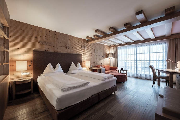 Imagen de la habitación del Hotel Adler Balance. Foto 2