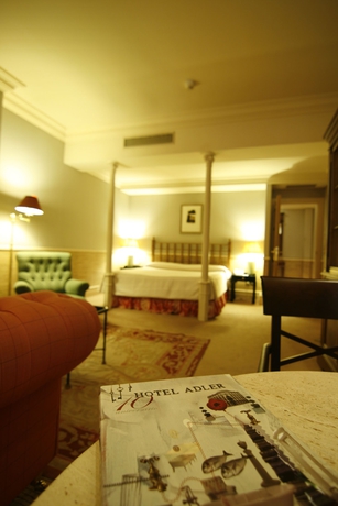 Imagen de la habitación del Hotel Adler, Barrio de Salamanca. Foto 6