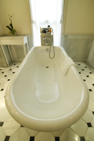 Imagen de la habitación del Hotel Adler, Barrio de Salamanca. Foto 8