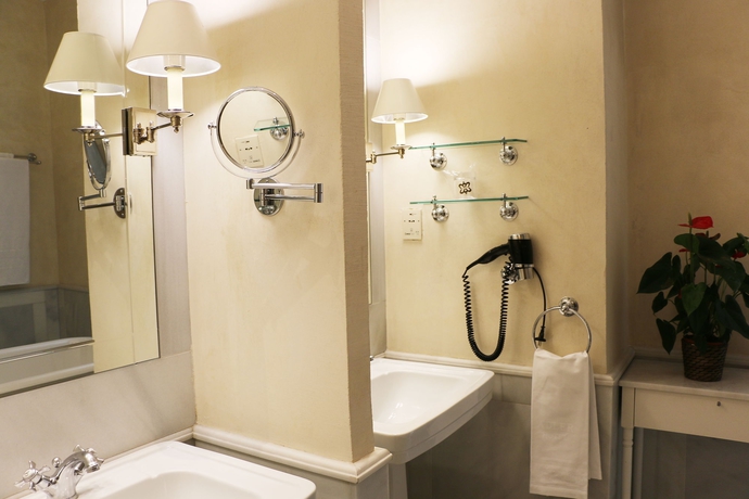 Imagen de la habitación del Hotel Adler, Barrio de Salamanca. Foto 9