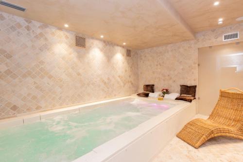 Imagen general del Hotel Adler Cavalieri. Foto 1