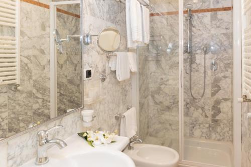 Imagen general del Hotel Adler Cavalieri. Foto 7