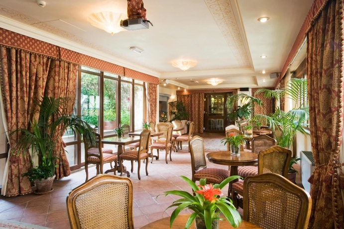 Imagen del bar/restaurante del Hotel Adler Cavalieri. Foto 2