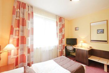 Imagen de la habitación del Hotel Adler, Ceske Budejovice. Foto 8