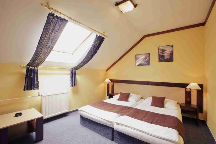 Imagen del bar/restaurante del Hotel Adler, Ceske Budejovice. Foto 4