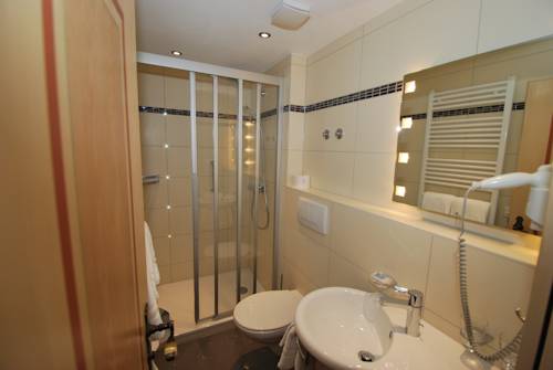 Imagen de la habitación del Hotel Adler, Freudenstadt. Foto 2