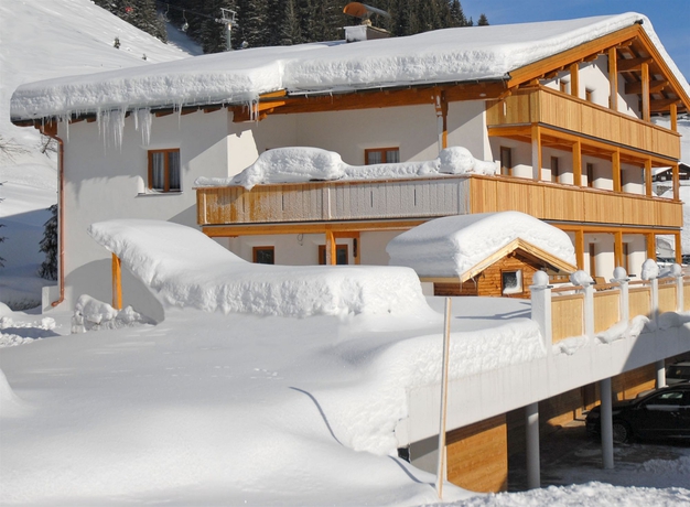 Imagen de los exteriores del Hotel Adler Hotel Palma. Foto 12