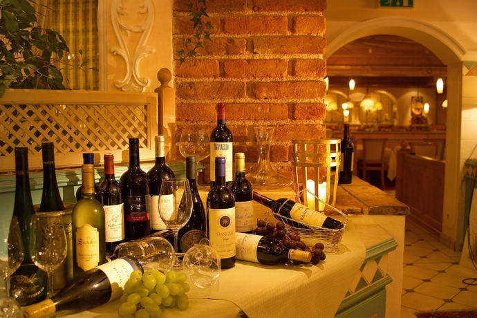 Imagen del bar/restaurante del Hotel Adler Inn Tyrol Mountain Resort Superior. Foto 6