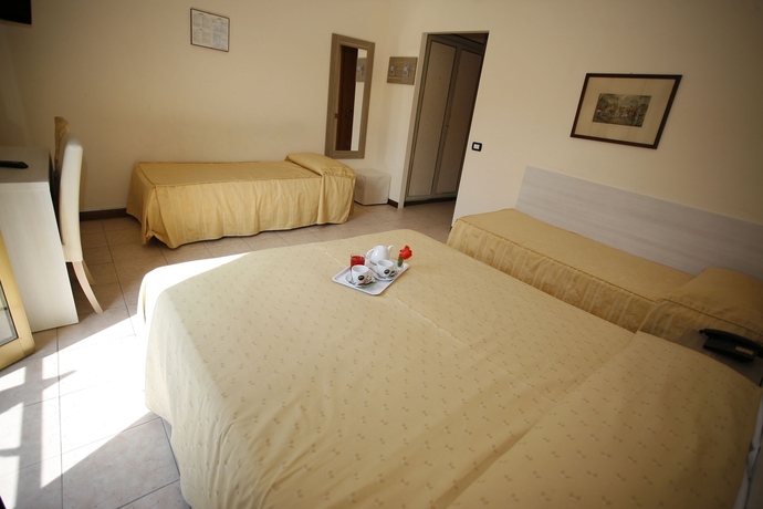 Imagen de la habitación del Hotel Adler, Milán. Foto 4