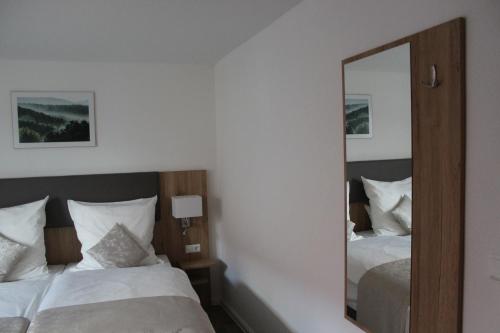 Imagen de la habitación del Hotel Adler, Neckarsulm. Foto 4