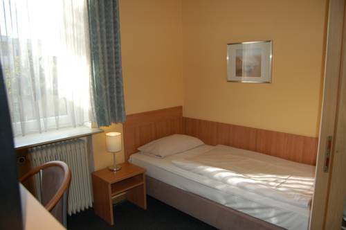 Imagen de la habitación del Hotel Adler, Neulußheim. Foto 2